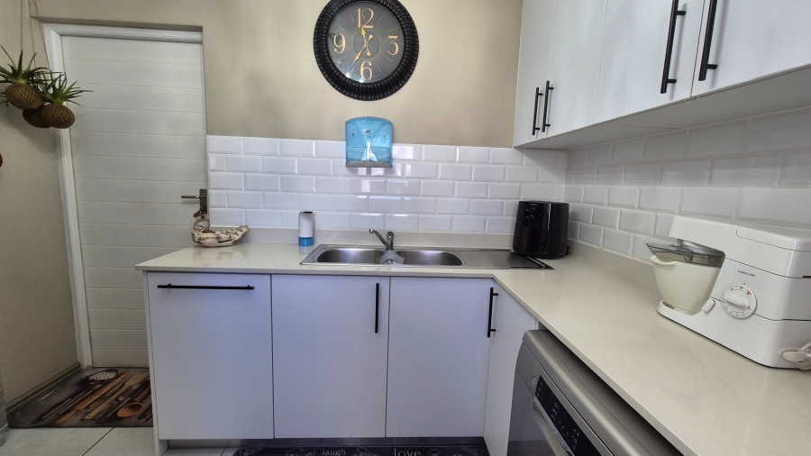 3 Bedroom Property for Sale in Jacobsbaai Western Cape